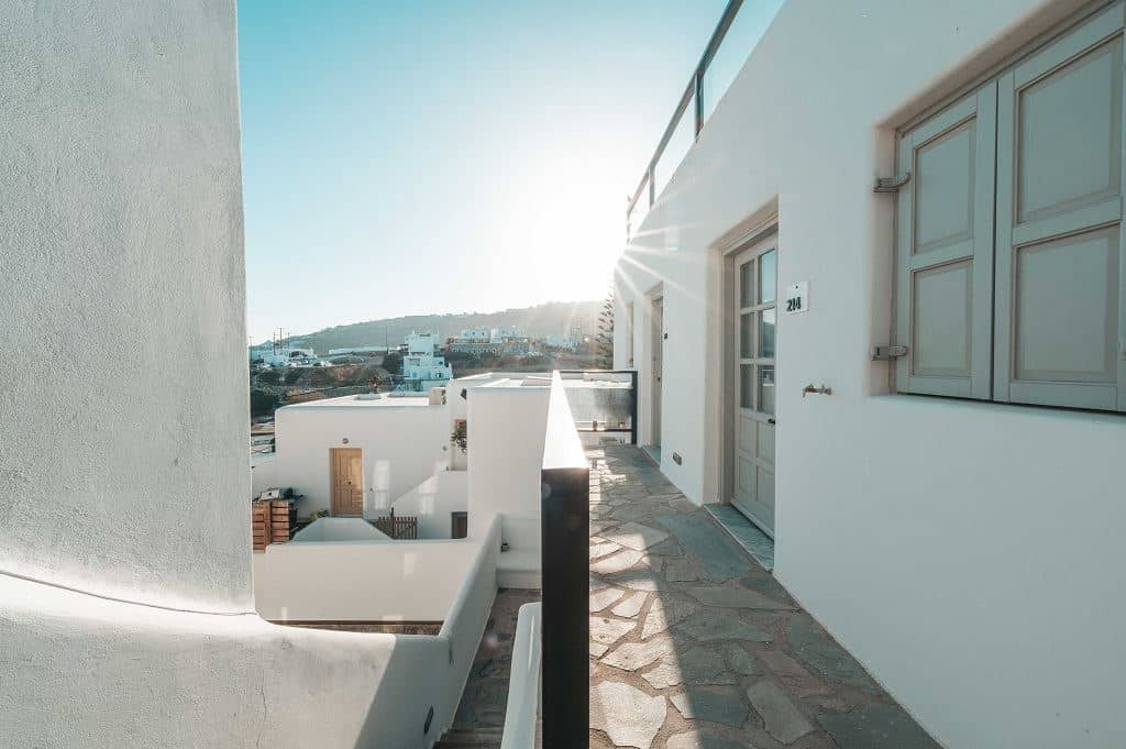 rooms-friends--family-suite-with-surrounding-view