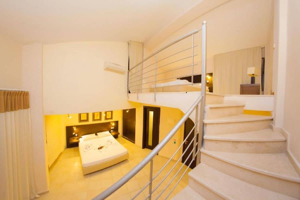 rooms-maisonette-garden-view-balcony