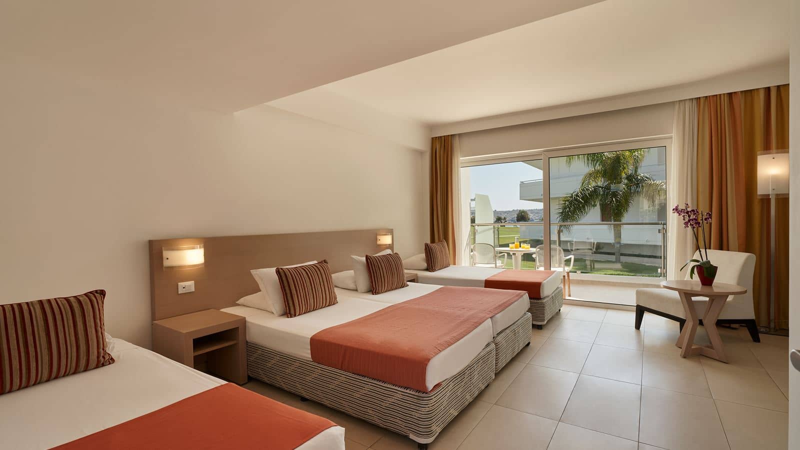 rooms-family-room-garden-view
