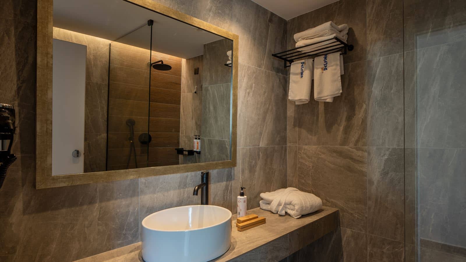 rooms-superior-aqua-suite-privatepool