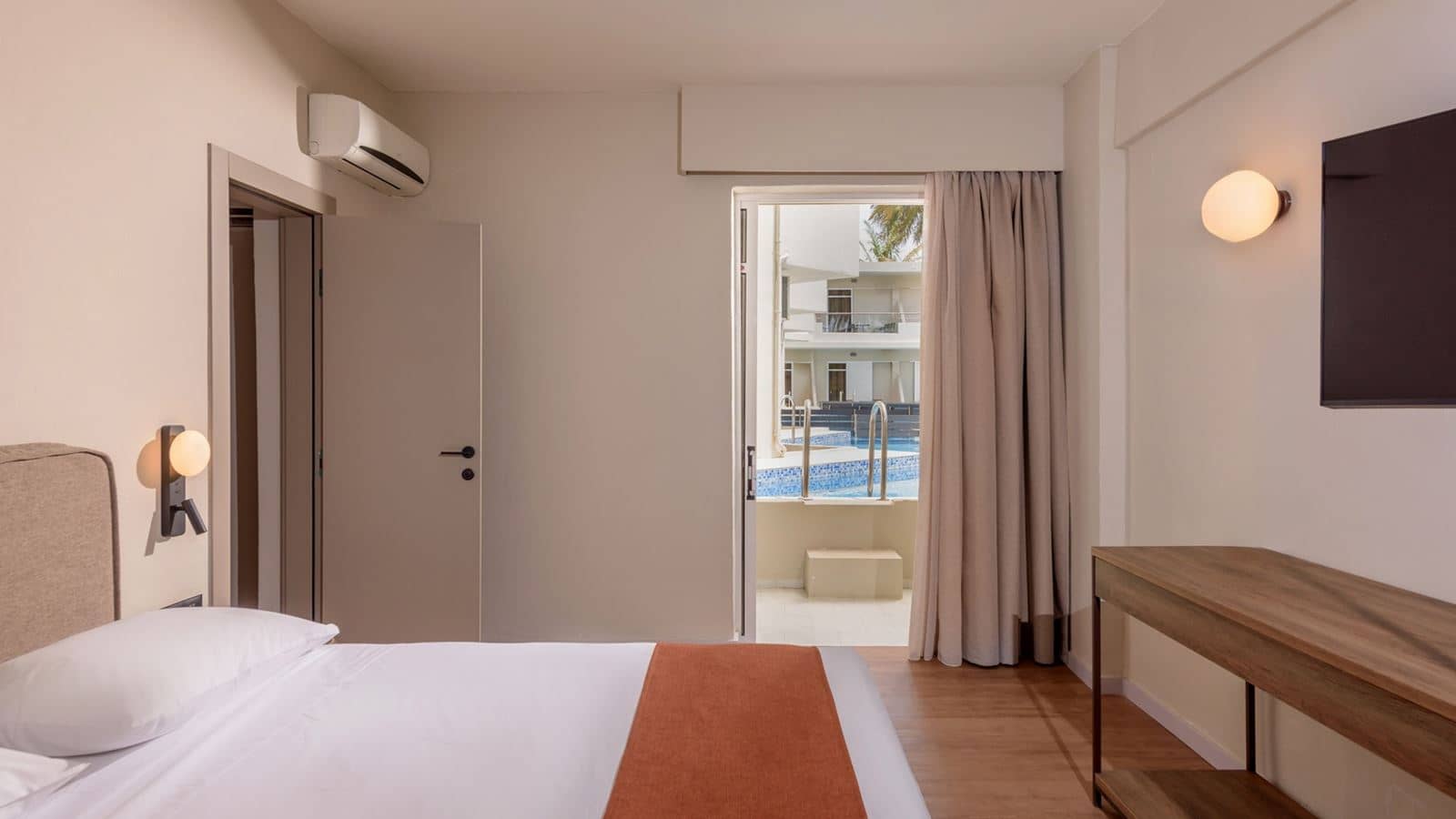 rooms-superior-family-room-private-pool