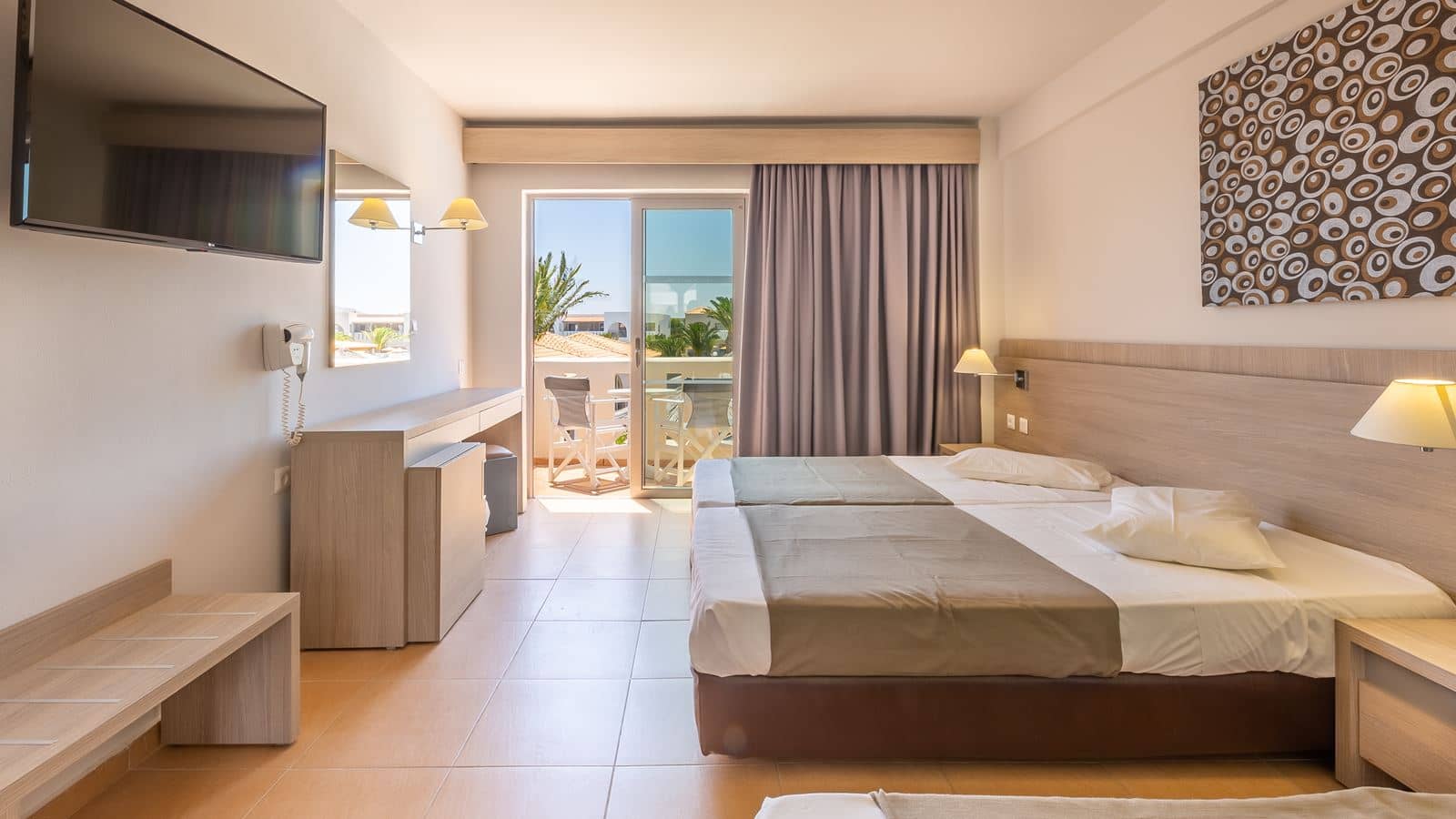 rooms-twin-superior-room-balcony