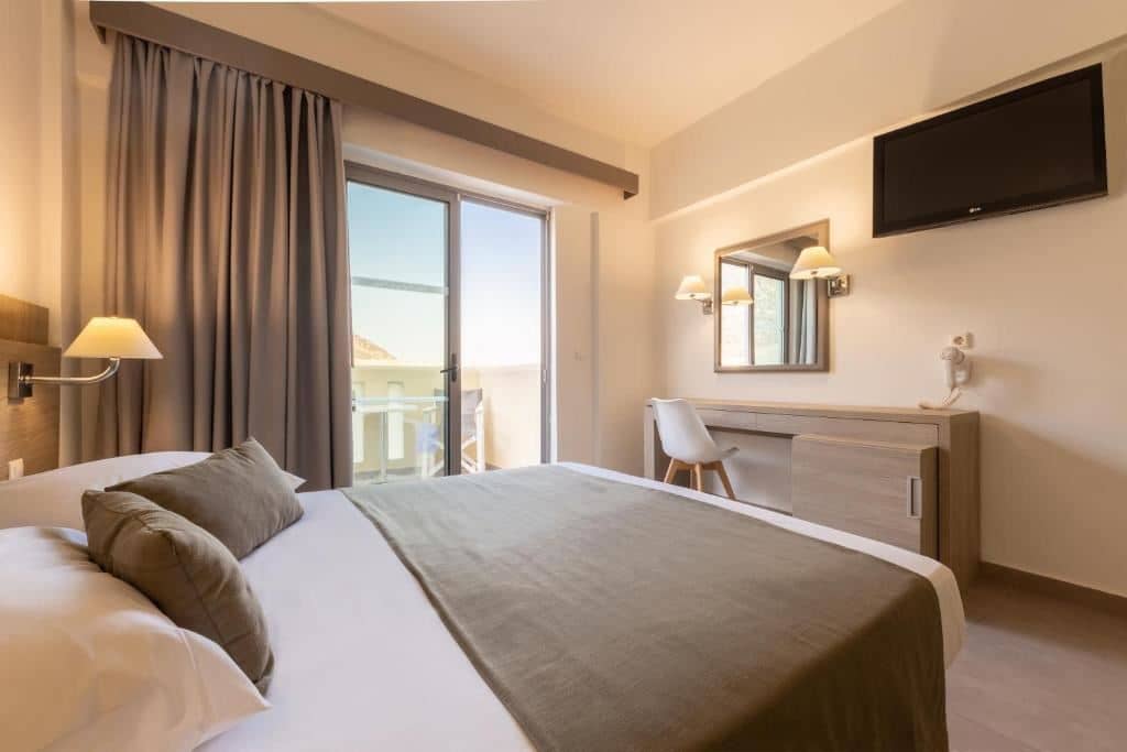 rooms-room-single-balcony