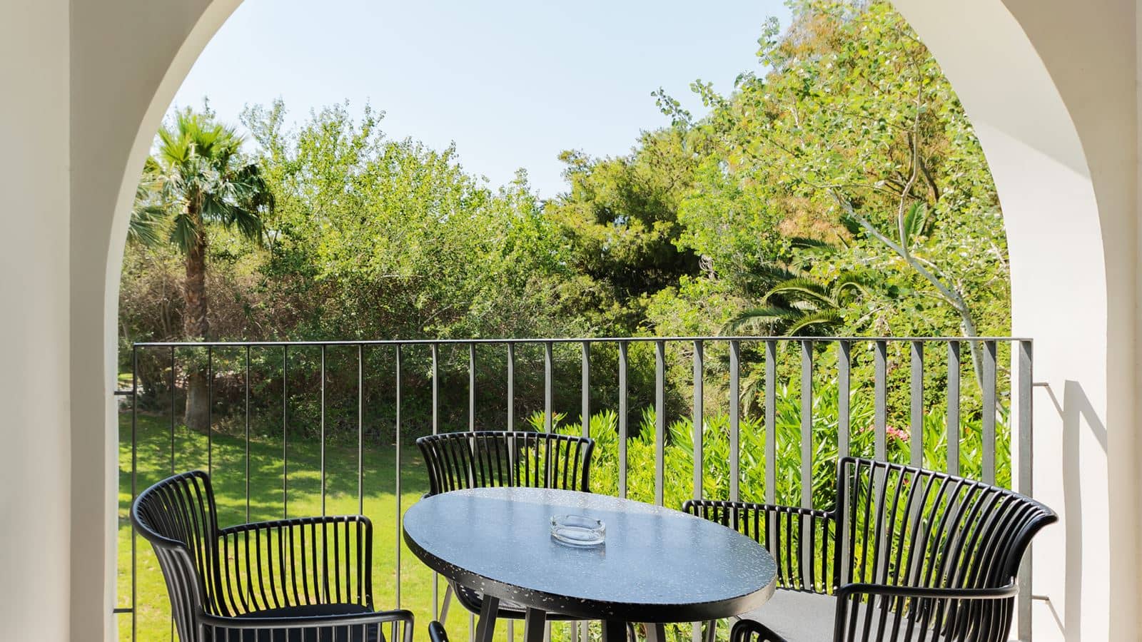 rooms-bungalow-with-balcony-or-terrace