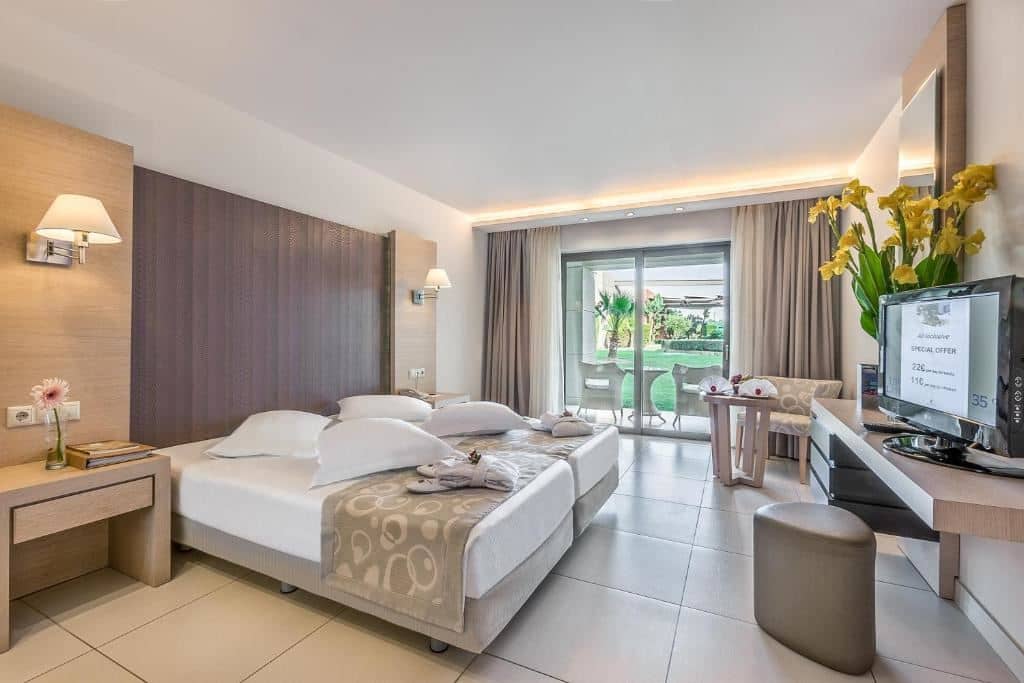 rooms-room-standard-double-gardenpoolview