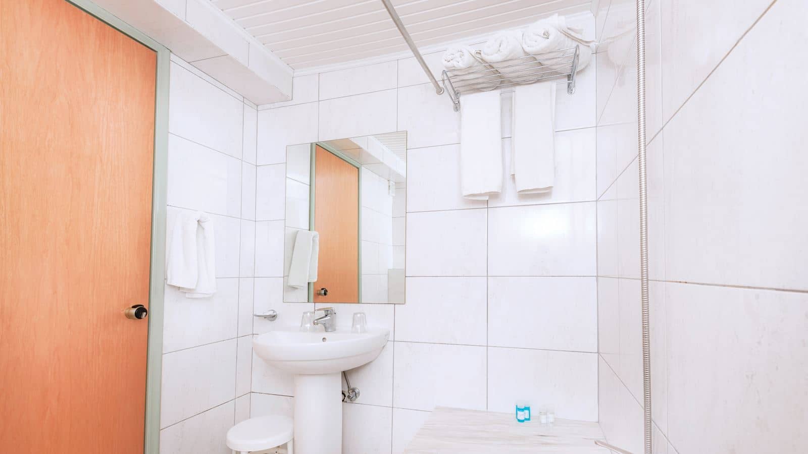 rooms-twin-room-inland-view