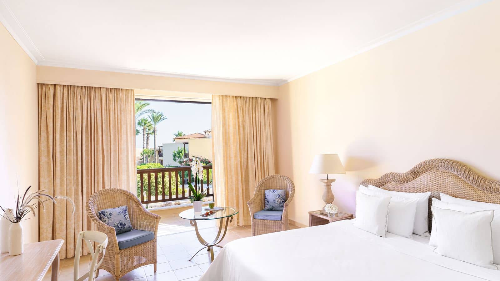 rooms-interconnecting--family-room