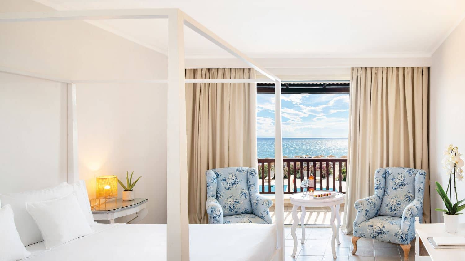 rooms-first-row-bungalow-sea-view