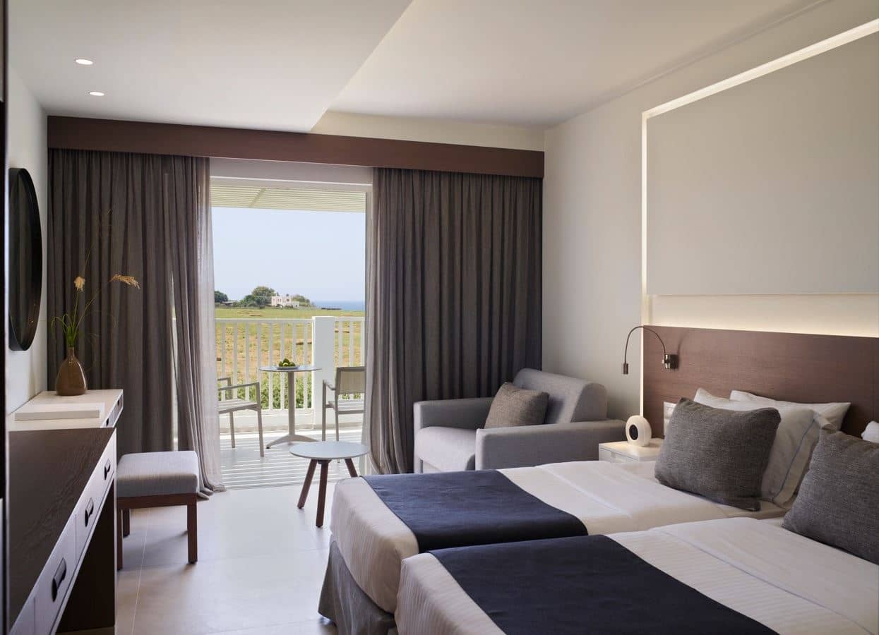 rooms-deluxe-family-room-balcony-or-terrace