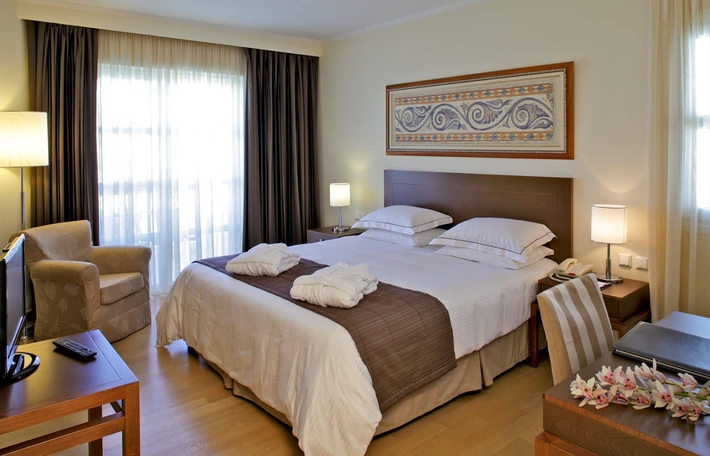 rooms-executive-apartment-2-bedrooms-seafront-balcony-or-terrace
