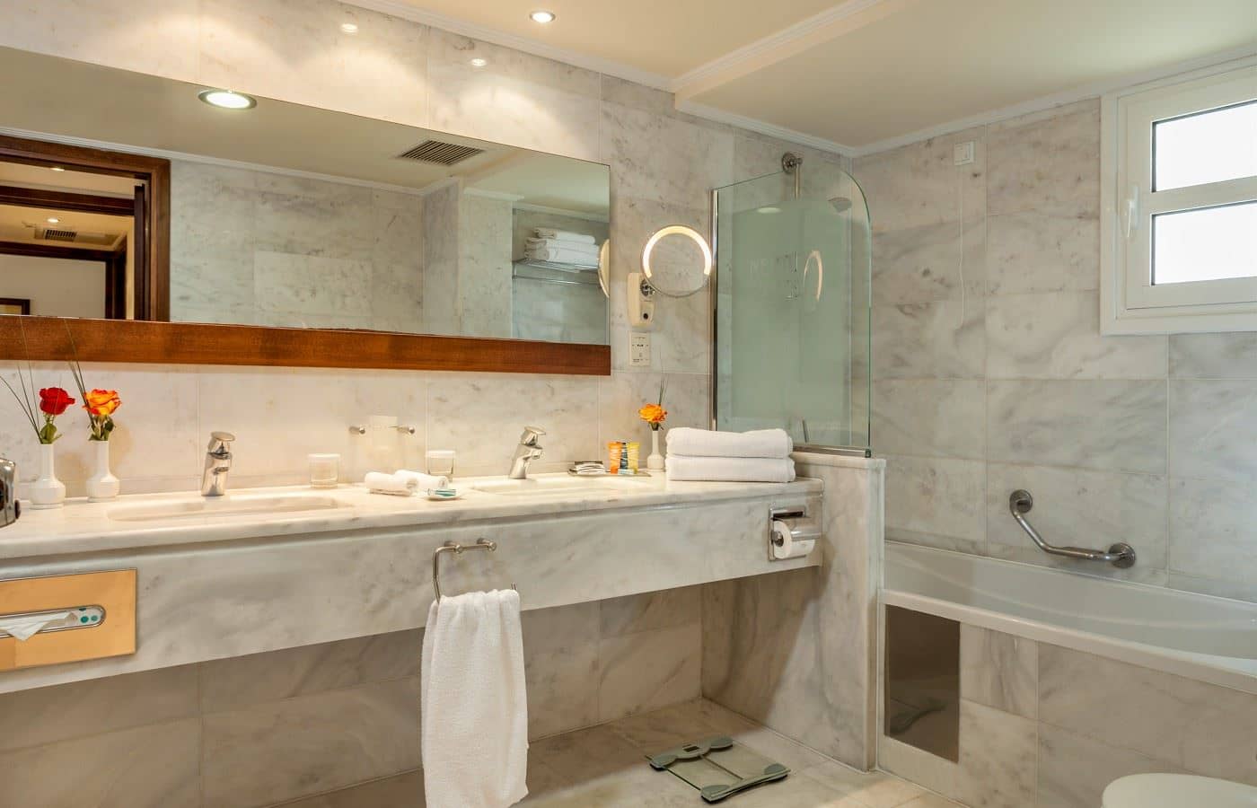 rooms-executive-apartment-2-bedrooms-seafront-balcony-or-terrace