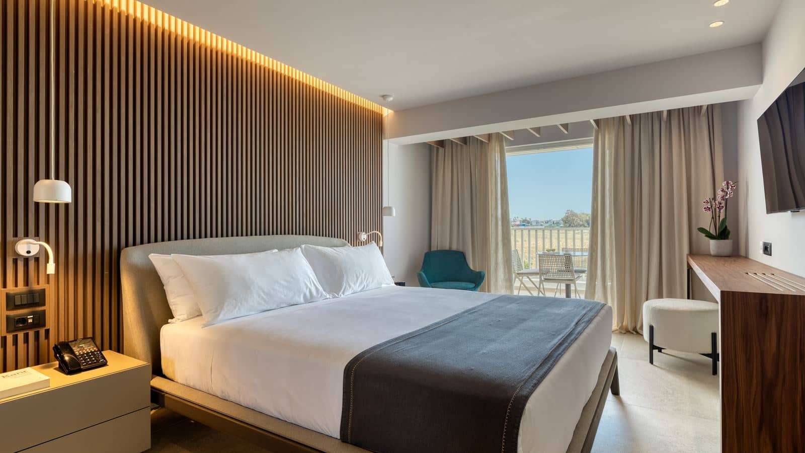rooms-executive-suite-with-balcony-or-terrace
