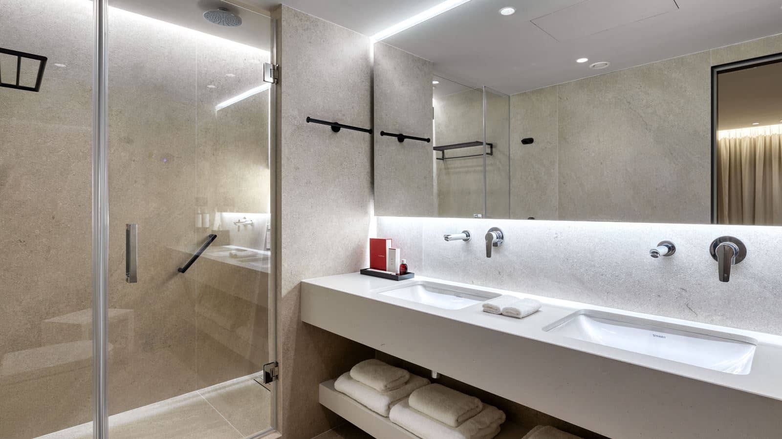 rooms-executive-suite-with-balcony-or-terrace