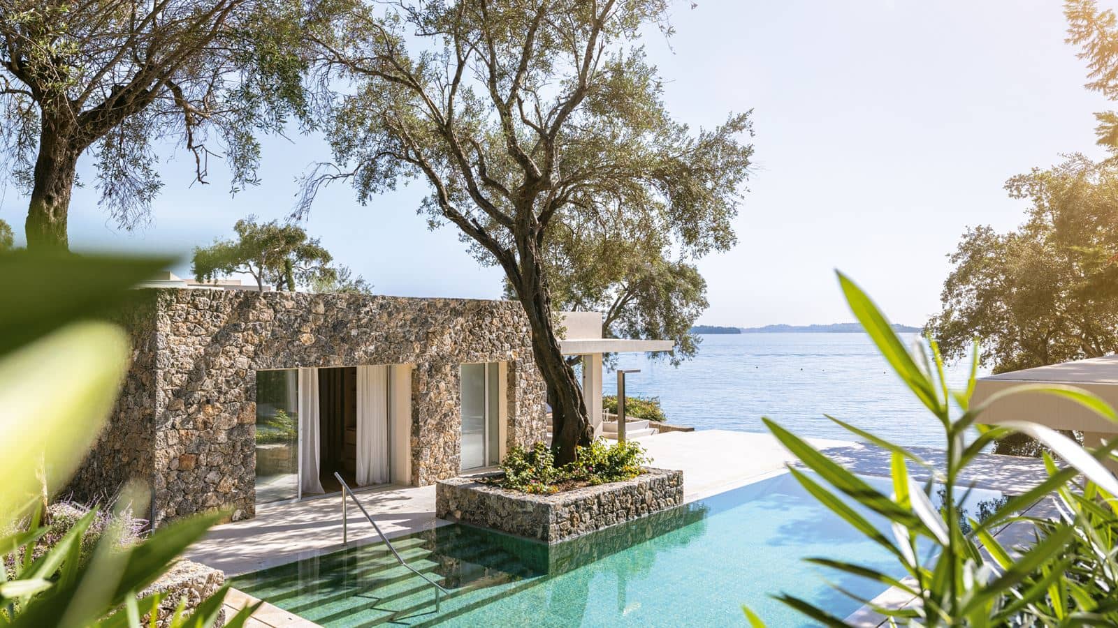 rooms-2bedroom-villa-waterfront-private-pool--private-beach