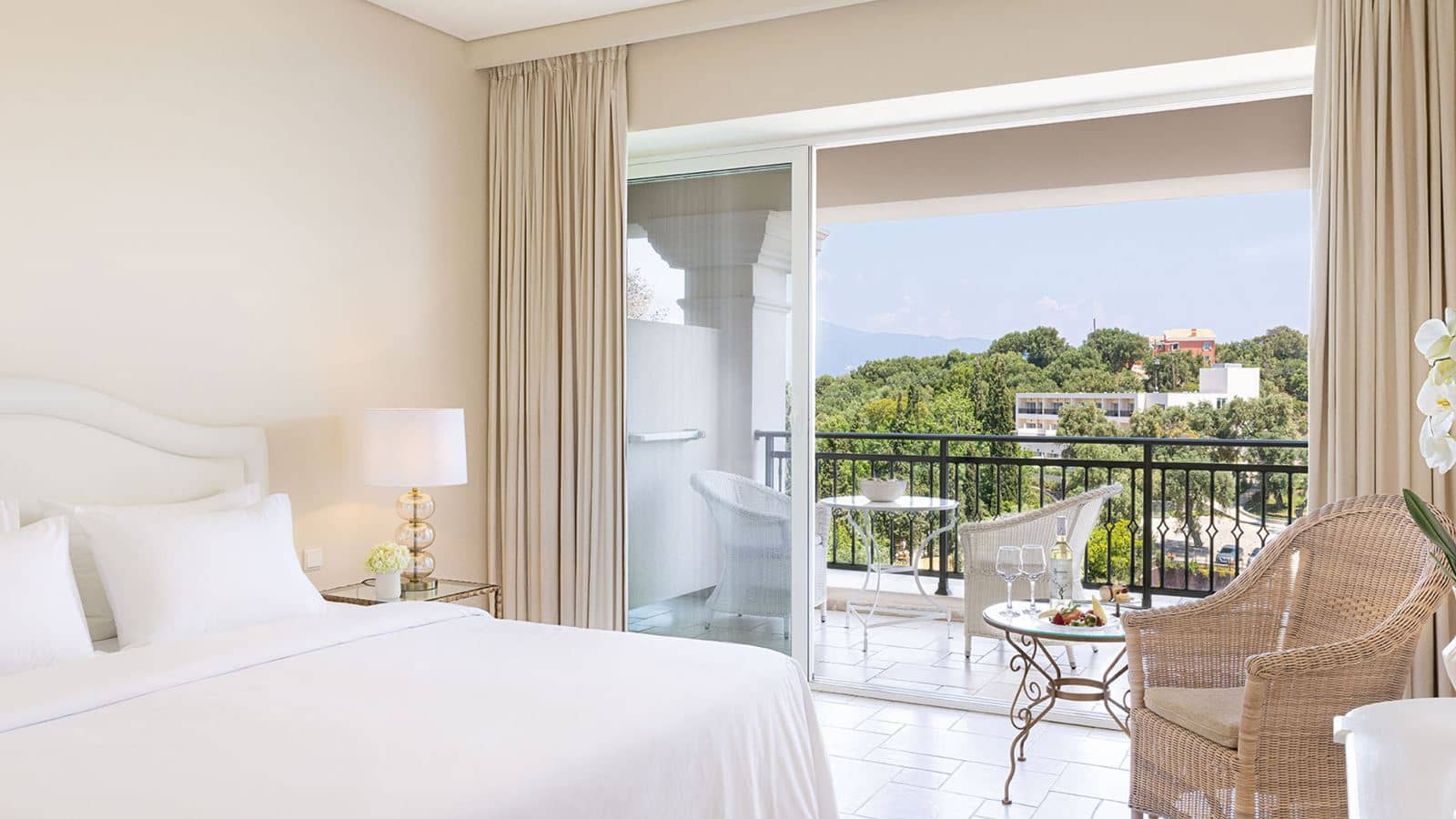 rooms-family-room-mountain-view