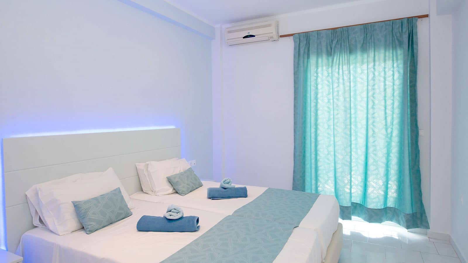 rooms-double-room-balcony-or-terrace