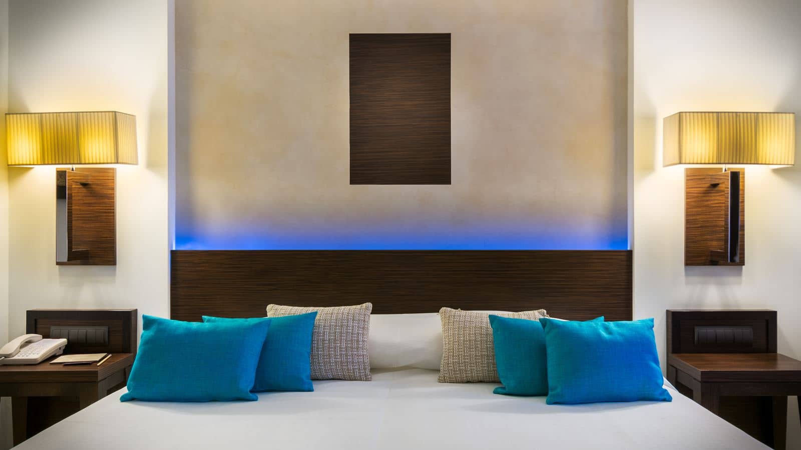 rooms-deluxe-room-sea-view