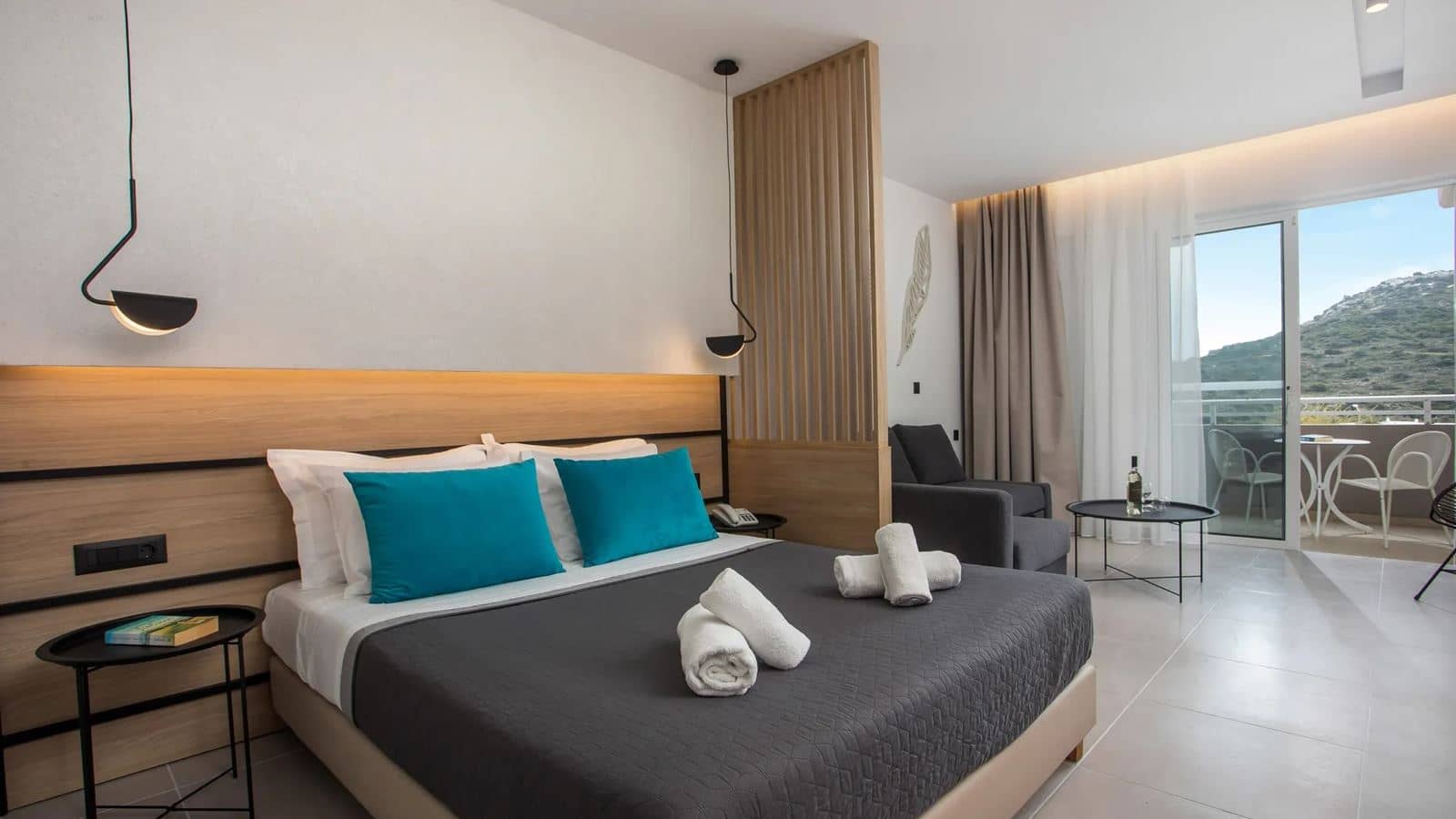 rooms-superior-room