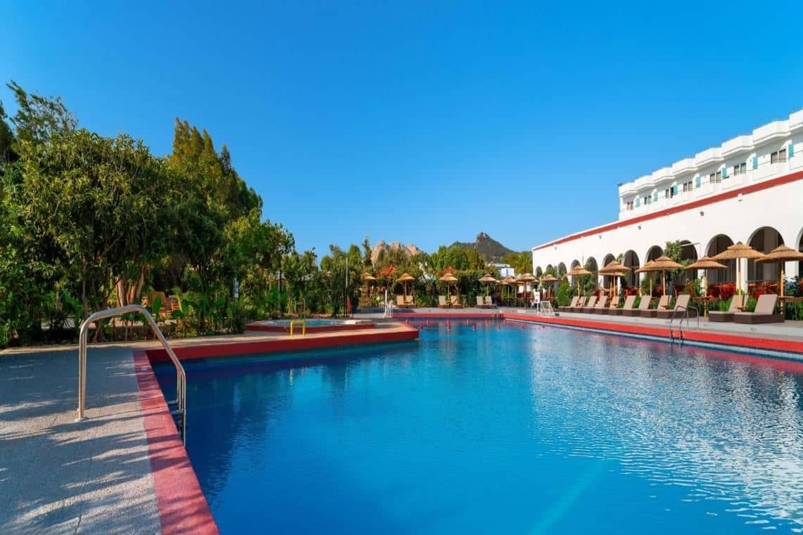 pools-outdoor-pool