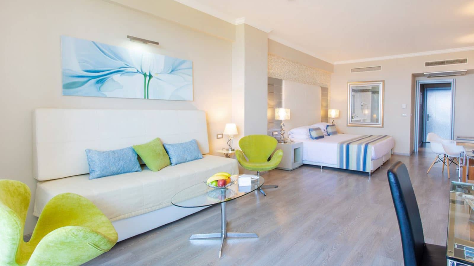 rooms-presidential-suite-sea-view-with-personal-pool-signature-collection