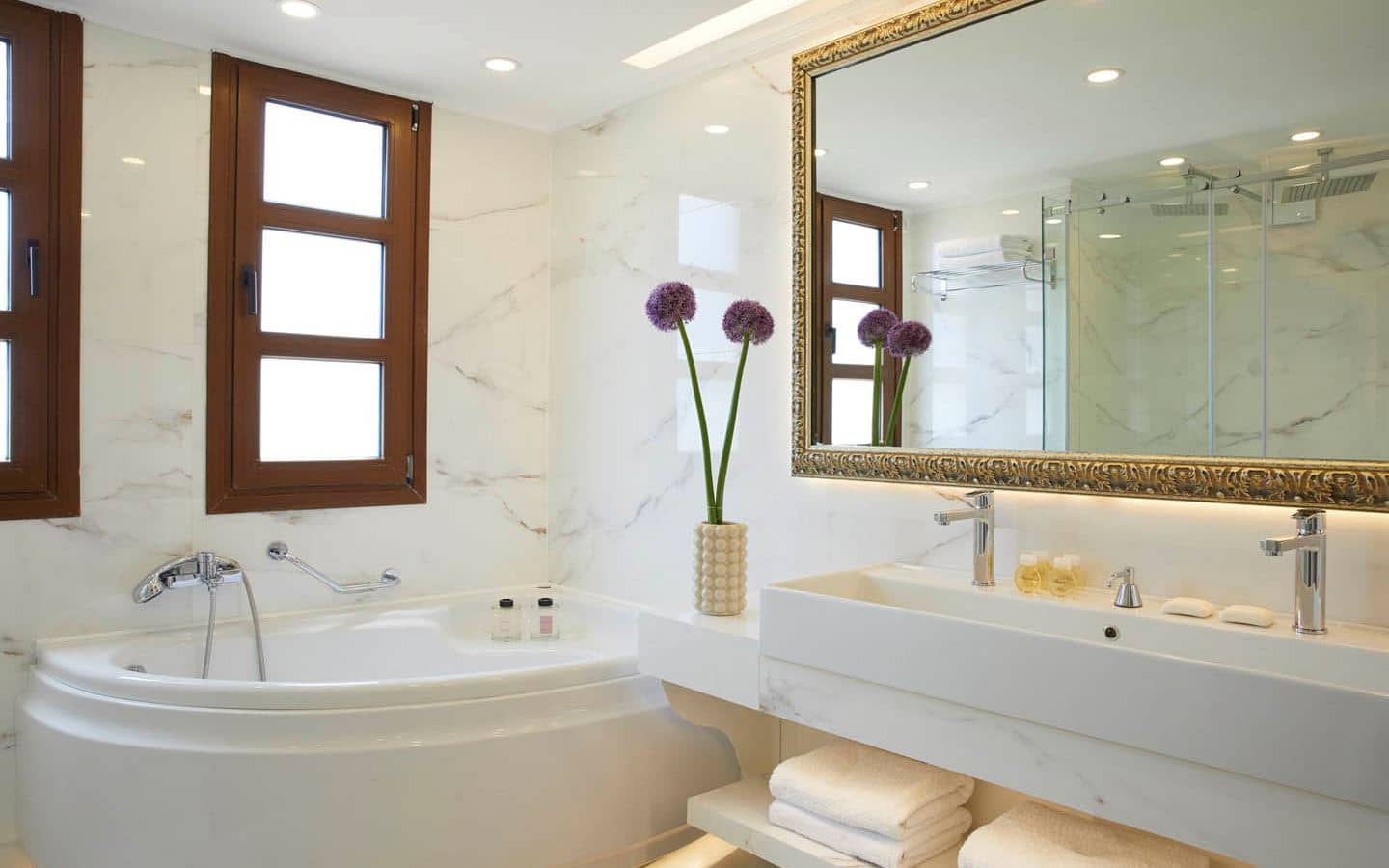 rooms-deluxe-suite-pv-or-sv