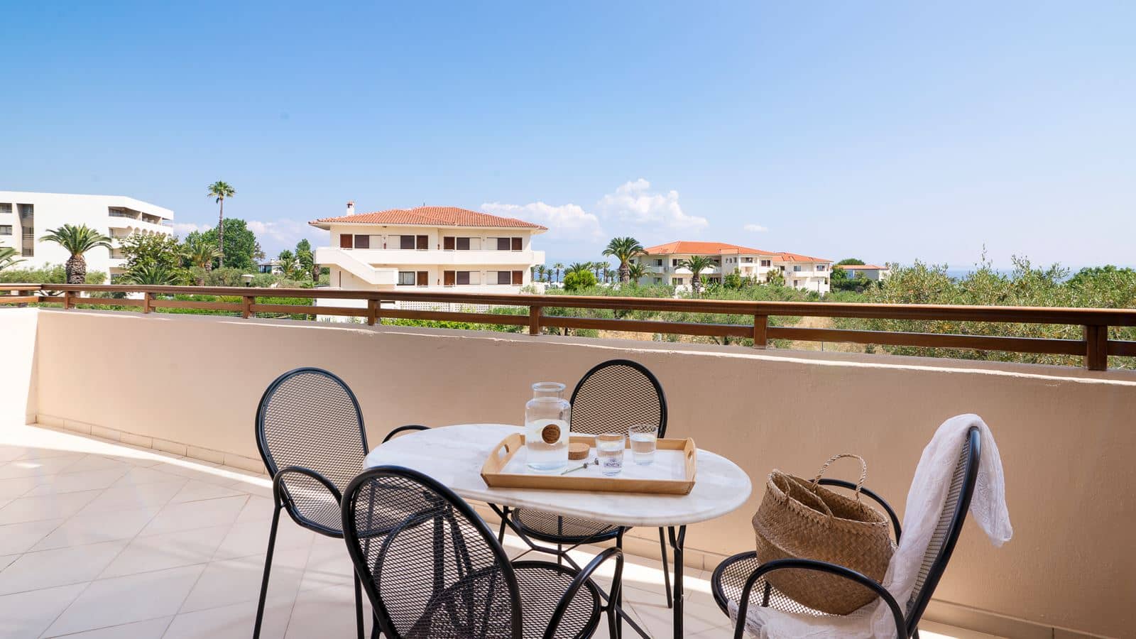 rooms-family-suite-garden-view