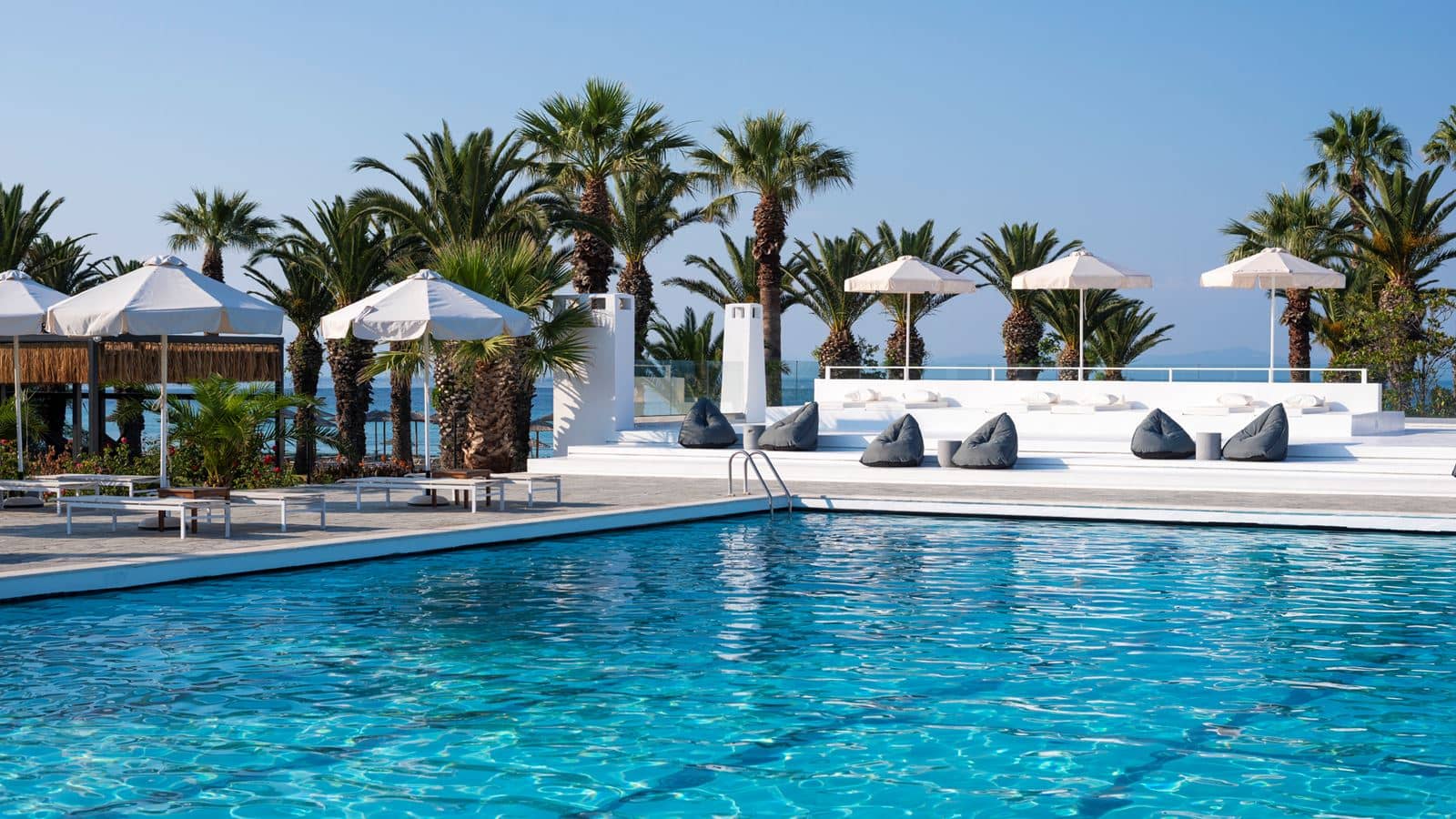 bars-oasis-pool-bar