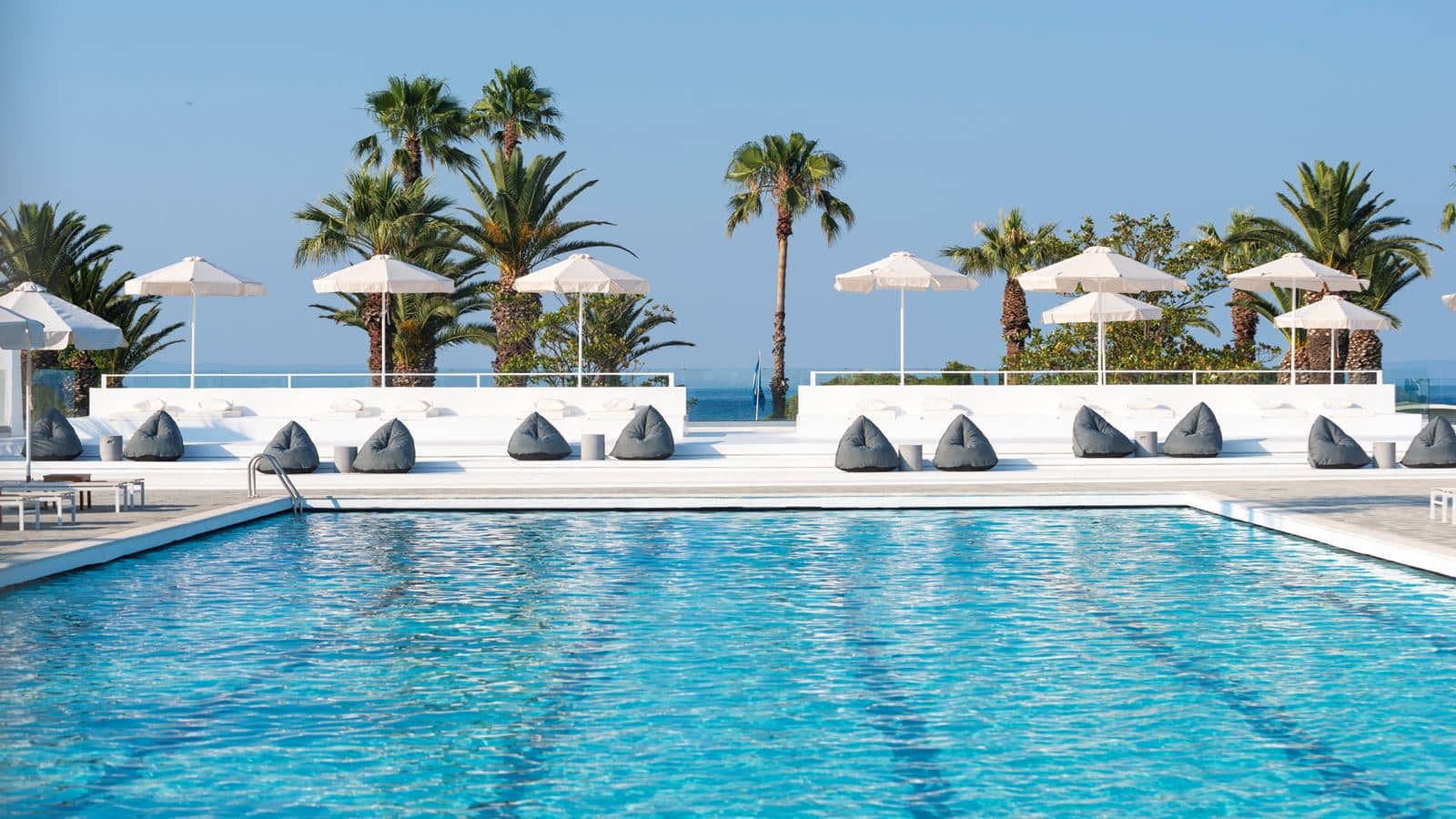 bars-oasis-pool-bar