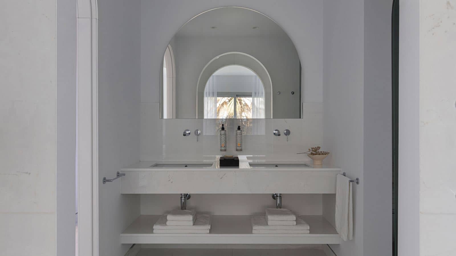 rooms-suite-2-bedrooms-gardenview-privatepool
