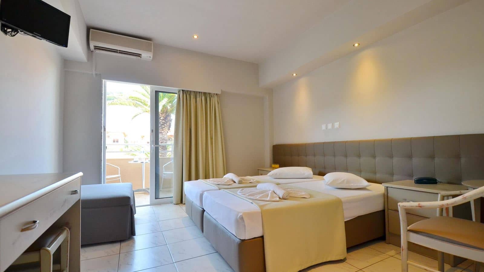 rooms-family---room