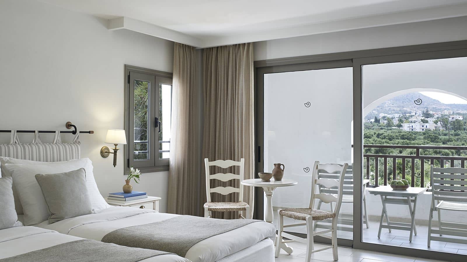 rooms-room-single-use-mountain-garden-view