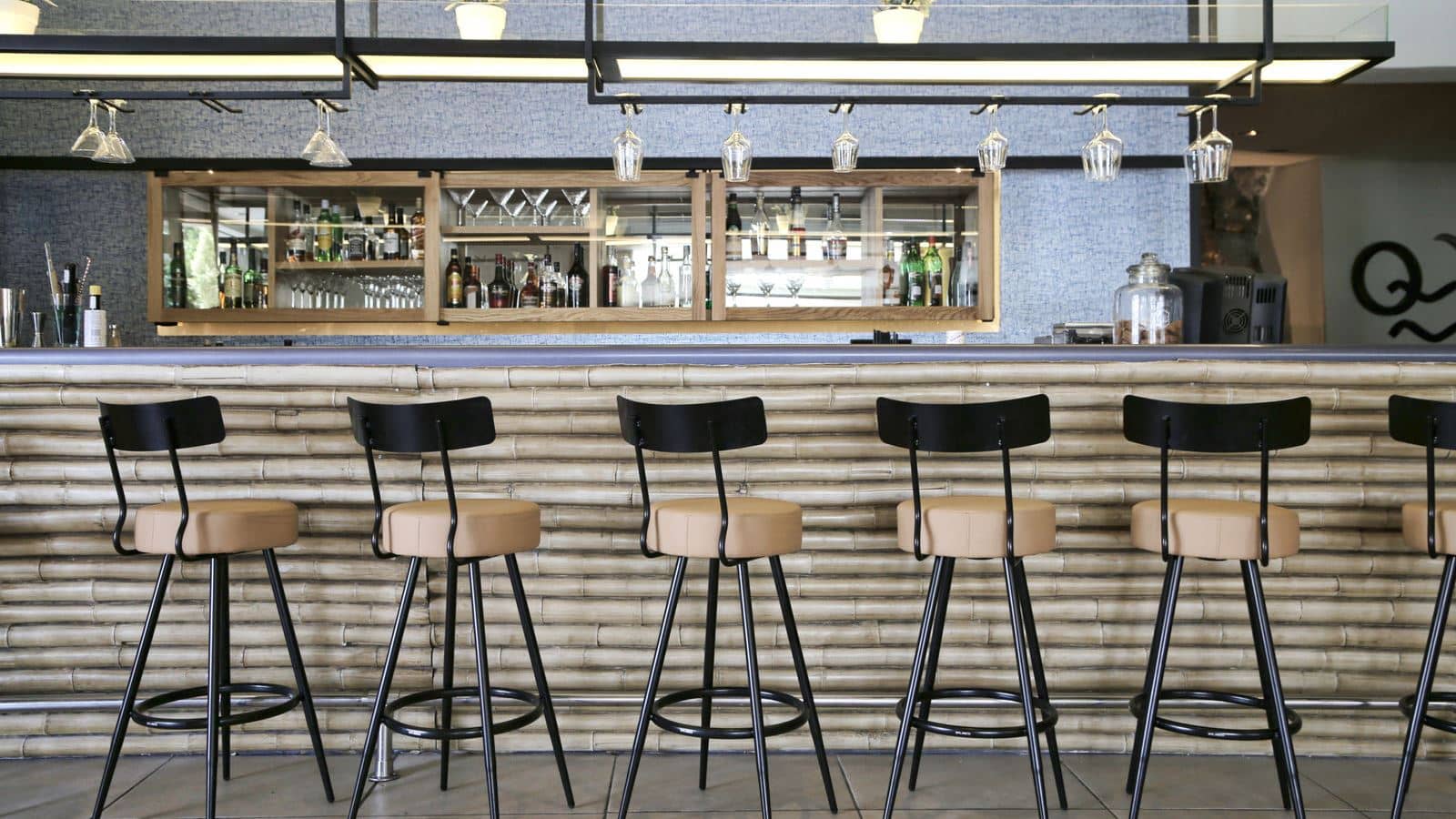 bars-eblu-main-bar