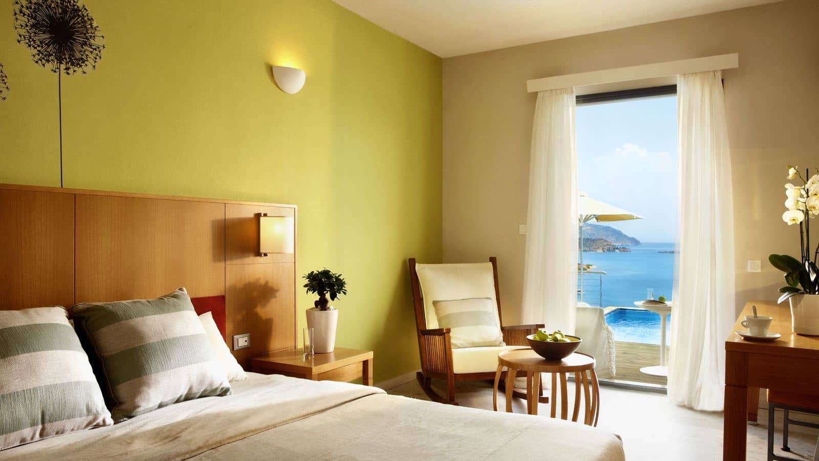 rooms-bungalow-sharing-pool-sea-view
