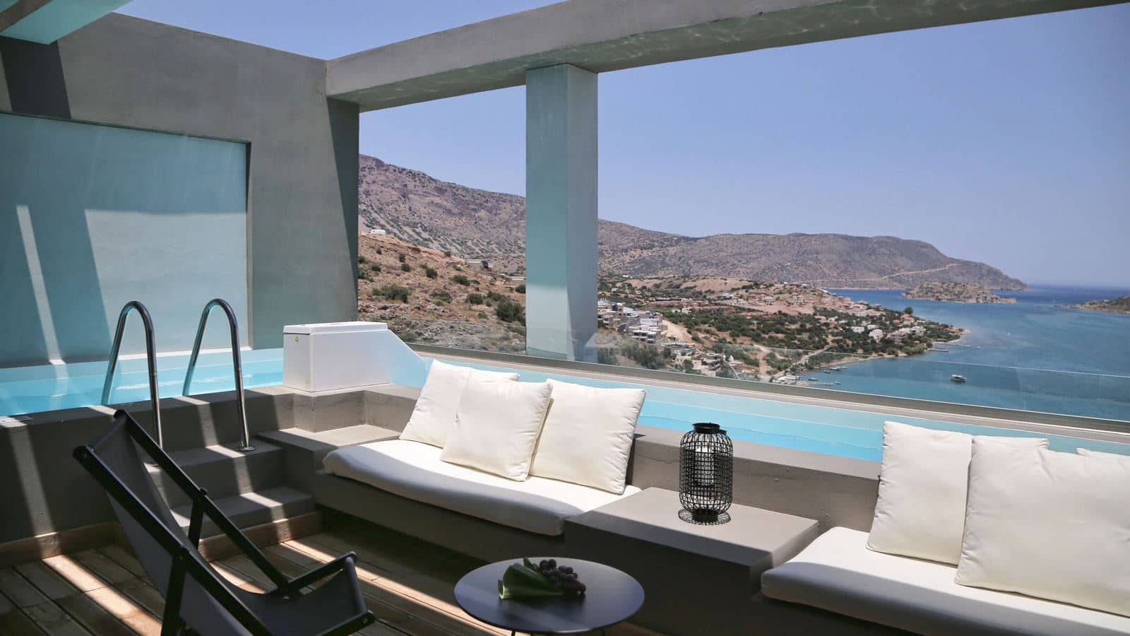 rooms-premium-suite-private-pool-sea-view