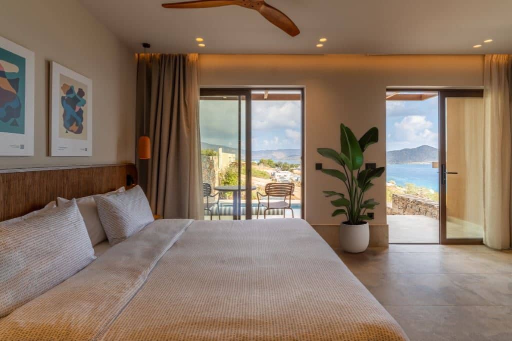 rooms-loft-plunge-pool-sea-view