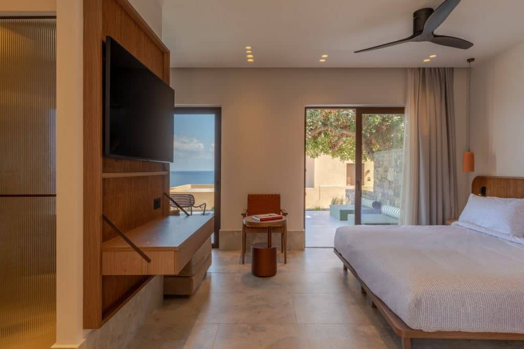 rooms-loft-plunge-pool-sea-view