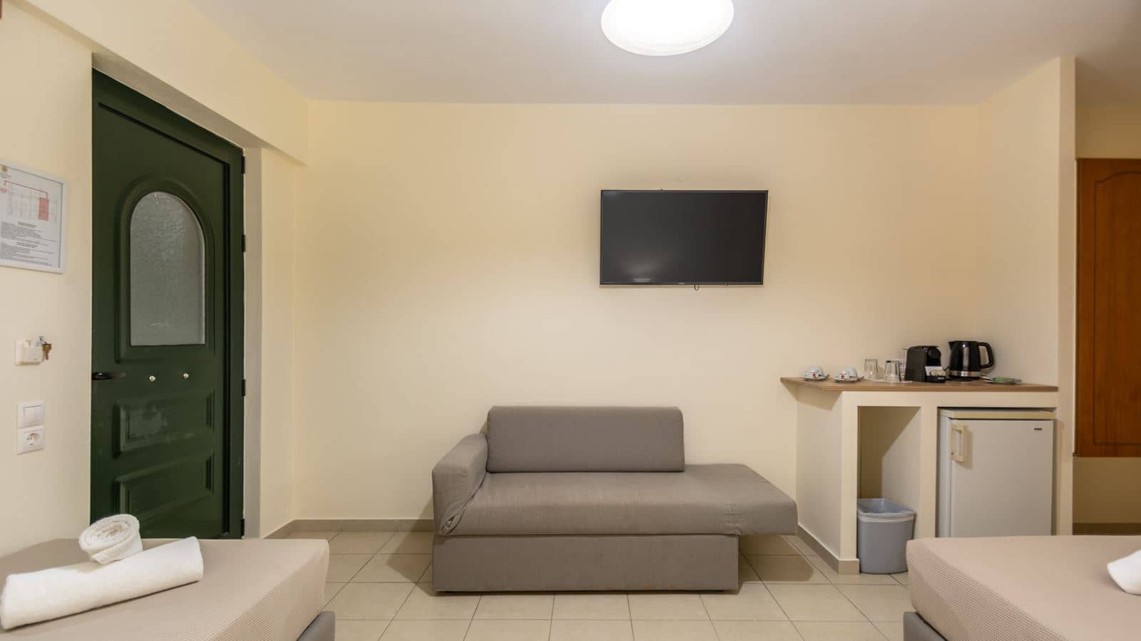 rooms-family-room-with-land-view