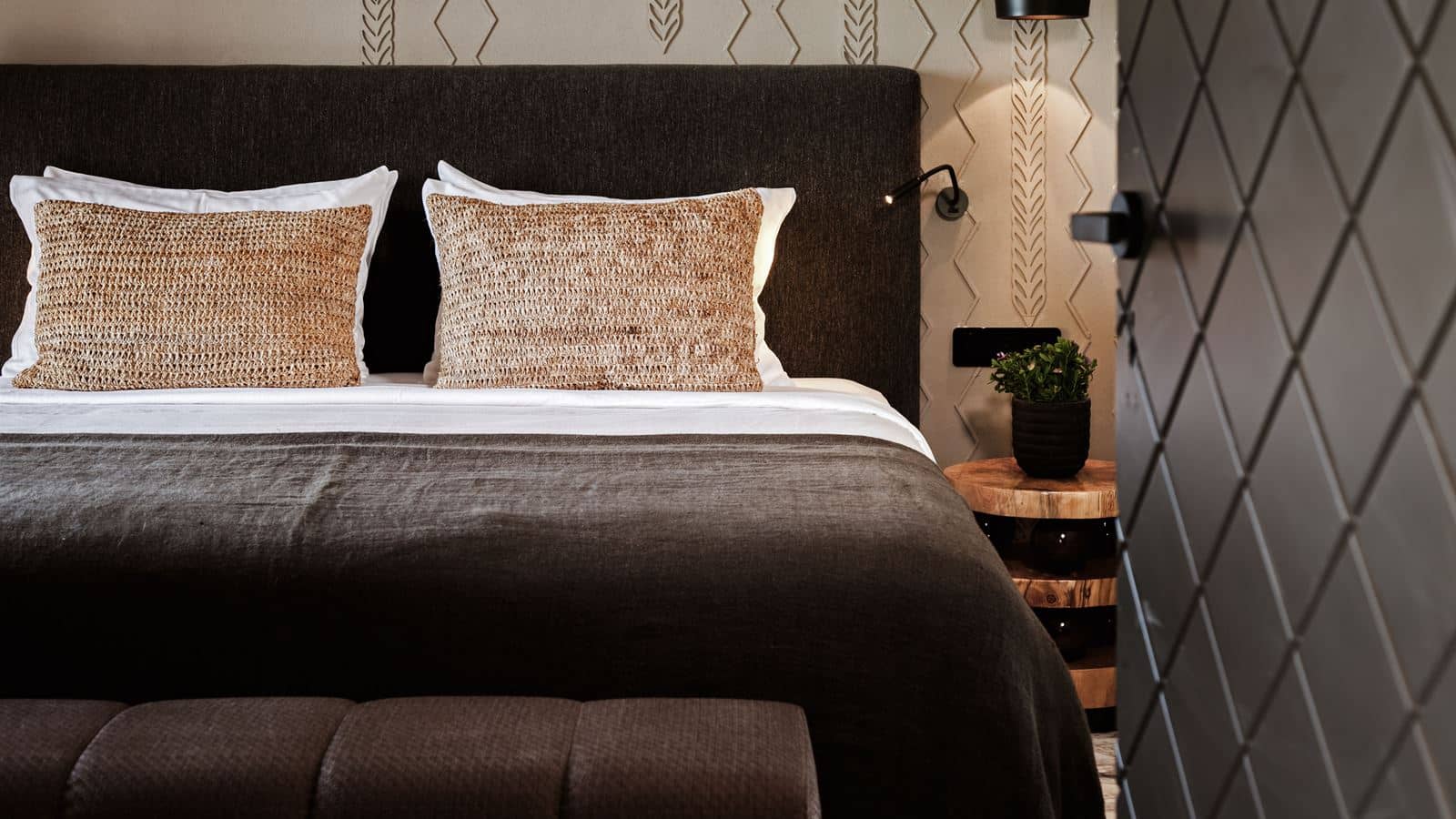 rooms-premium-1-bdr-suite-sv-with-out-jacuzzi