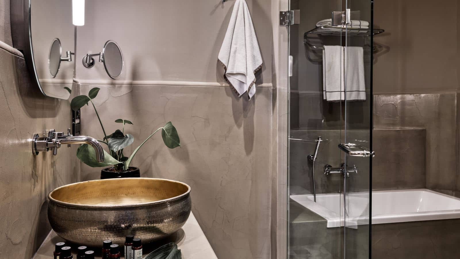 rooms-premium-1-bdr-suite-sv-with-private-pool