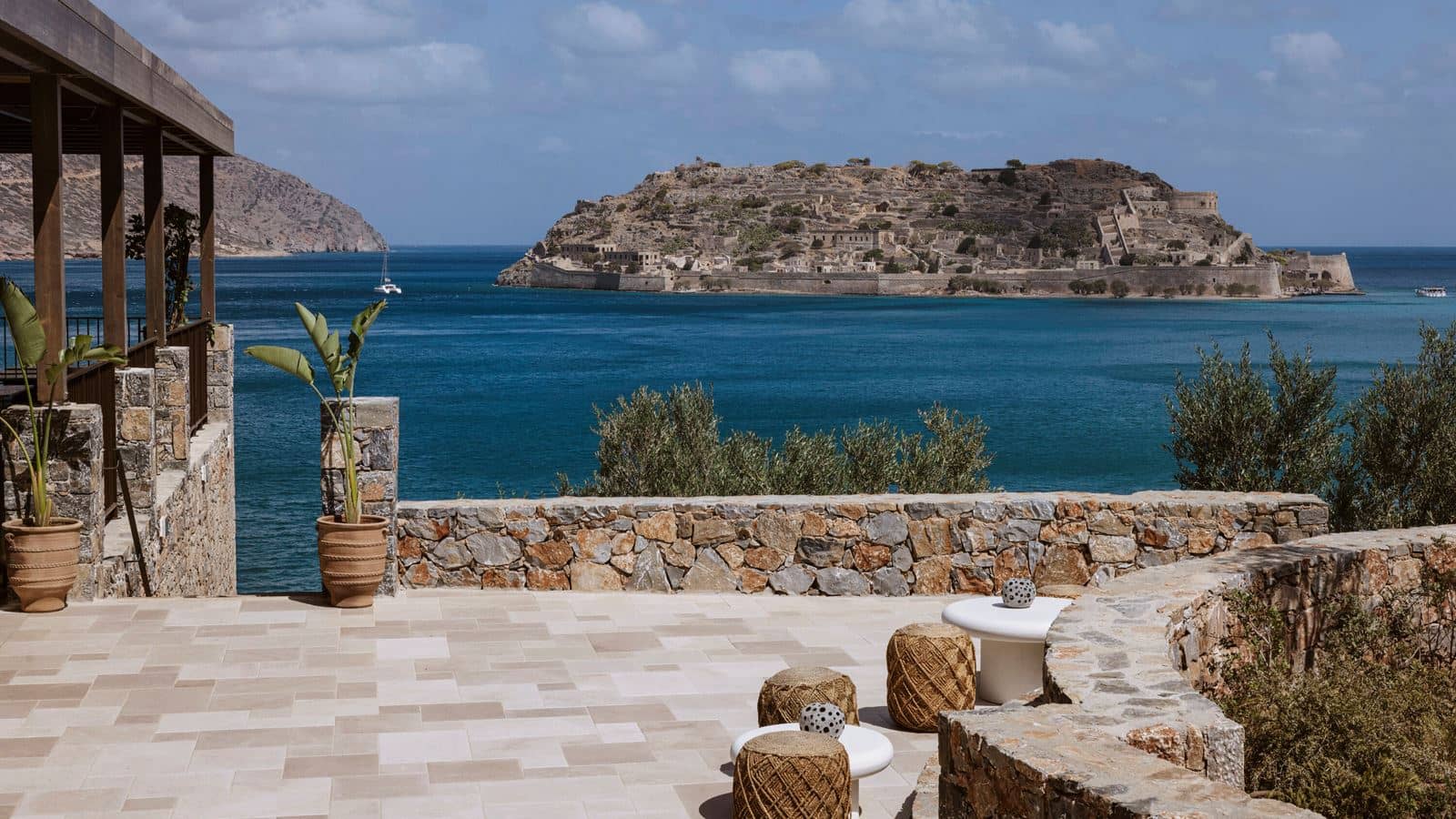 restaurants-antoninos-bar-restaurant-adults-only