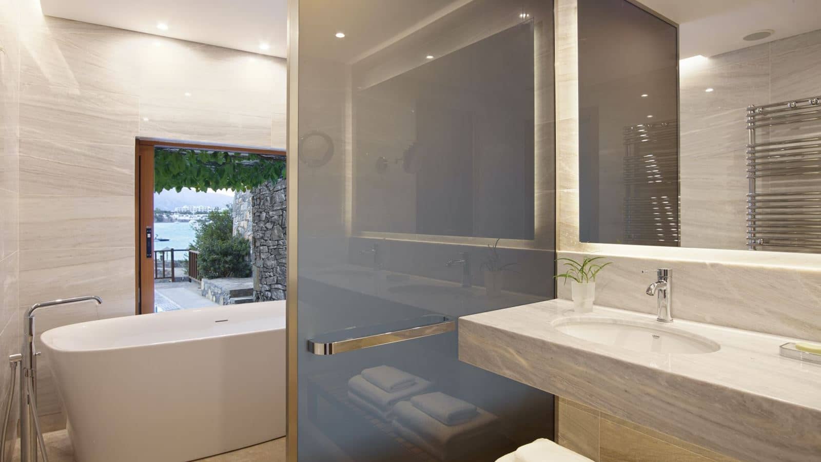 rooms-beachfront-junior-suite-with-private-pool