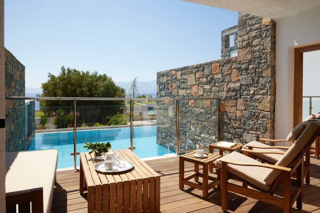 rooms-peninsula-collection-threebedroom-suite-with-individual-pool