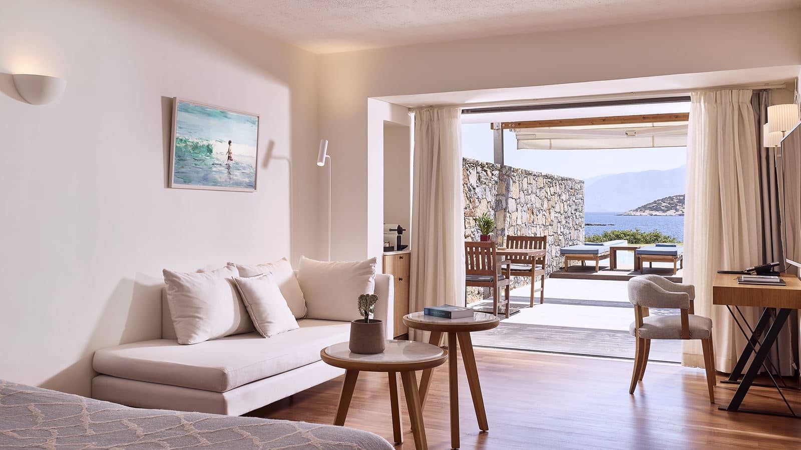 rooms-classic-studio-private-pool-sea-view