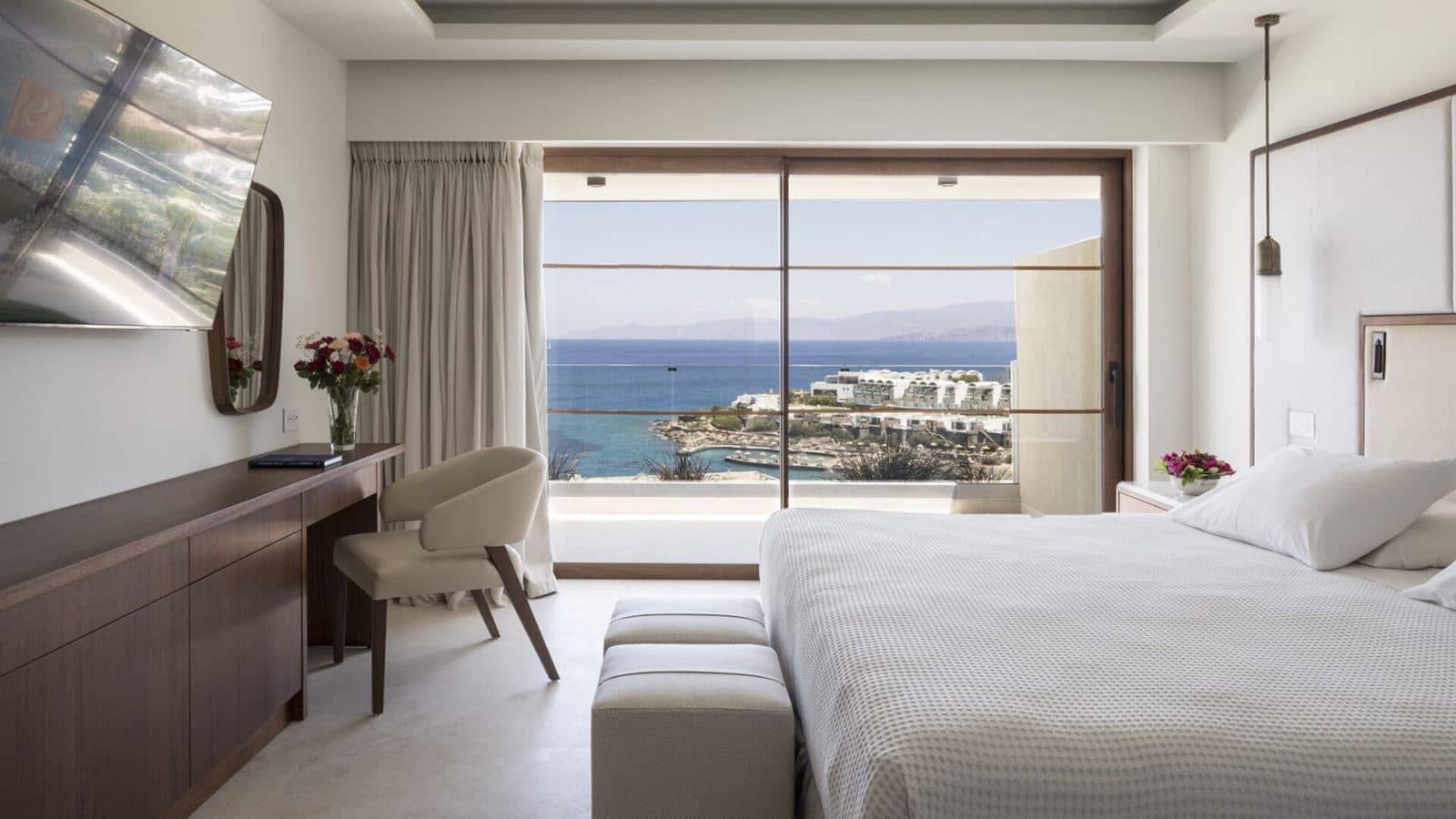 rooms-premium-family-1bedroom-sea-view-suite