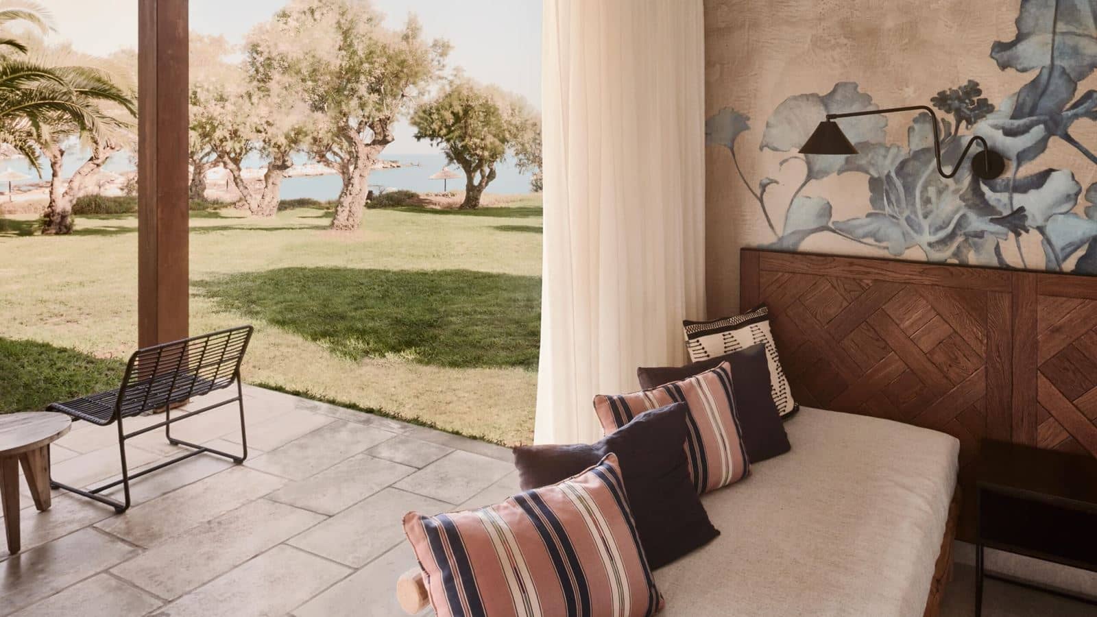 rooms-bungalow-beach-front-balcony-or-terrace
