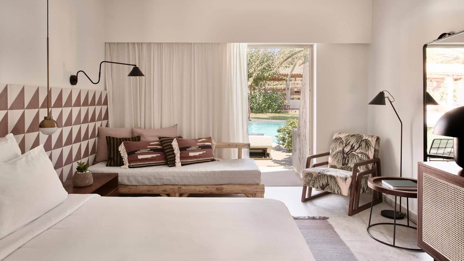 rooms-bungalow-swimup