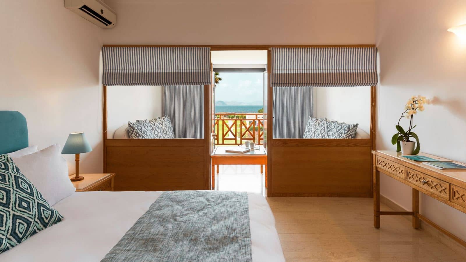 rooms-family-rooms-for-mobility-needs-land-view