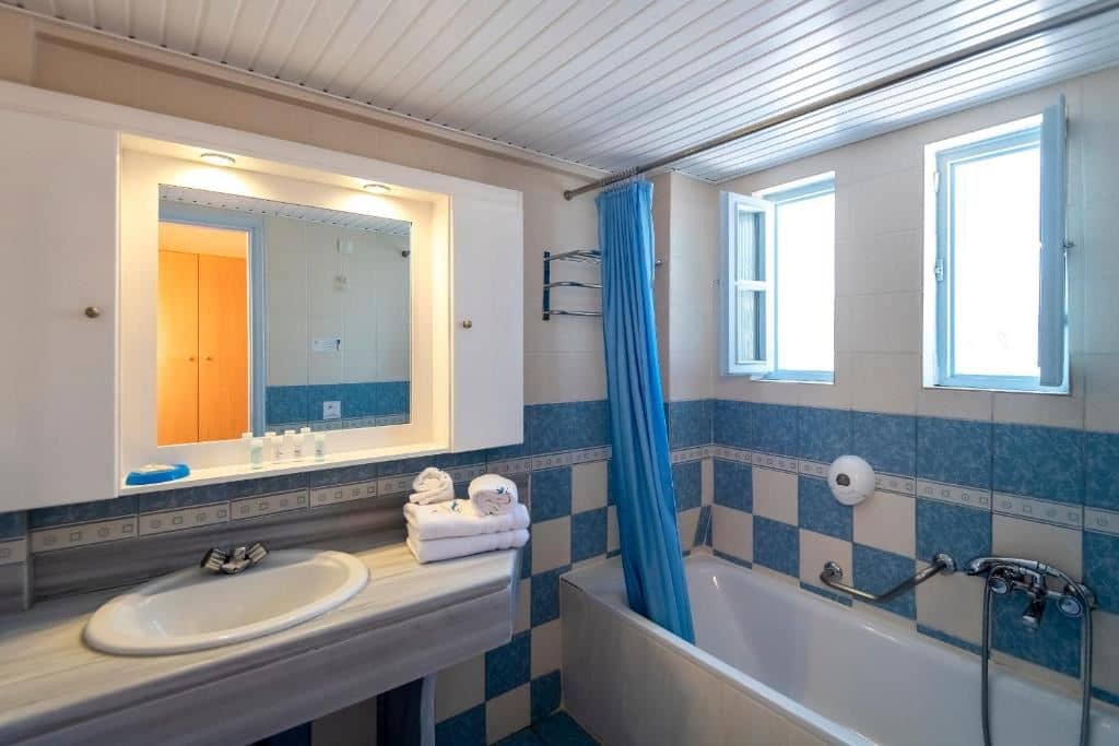 rooms-family-room