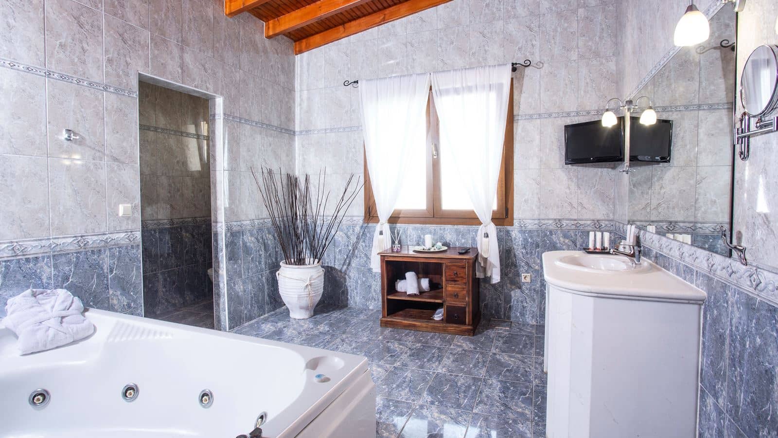 rooms-executive-suite-with-2-bedrooms-and-private-pool-villa