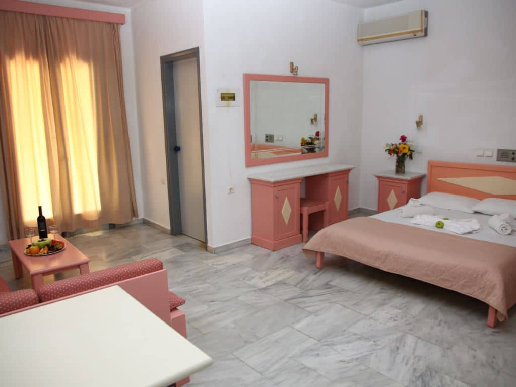 rooms-room-family-mountainview